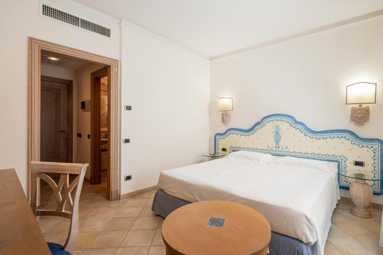 Petra Bianca Hotel Porto Cervo Exterior photo