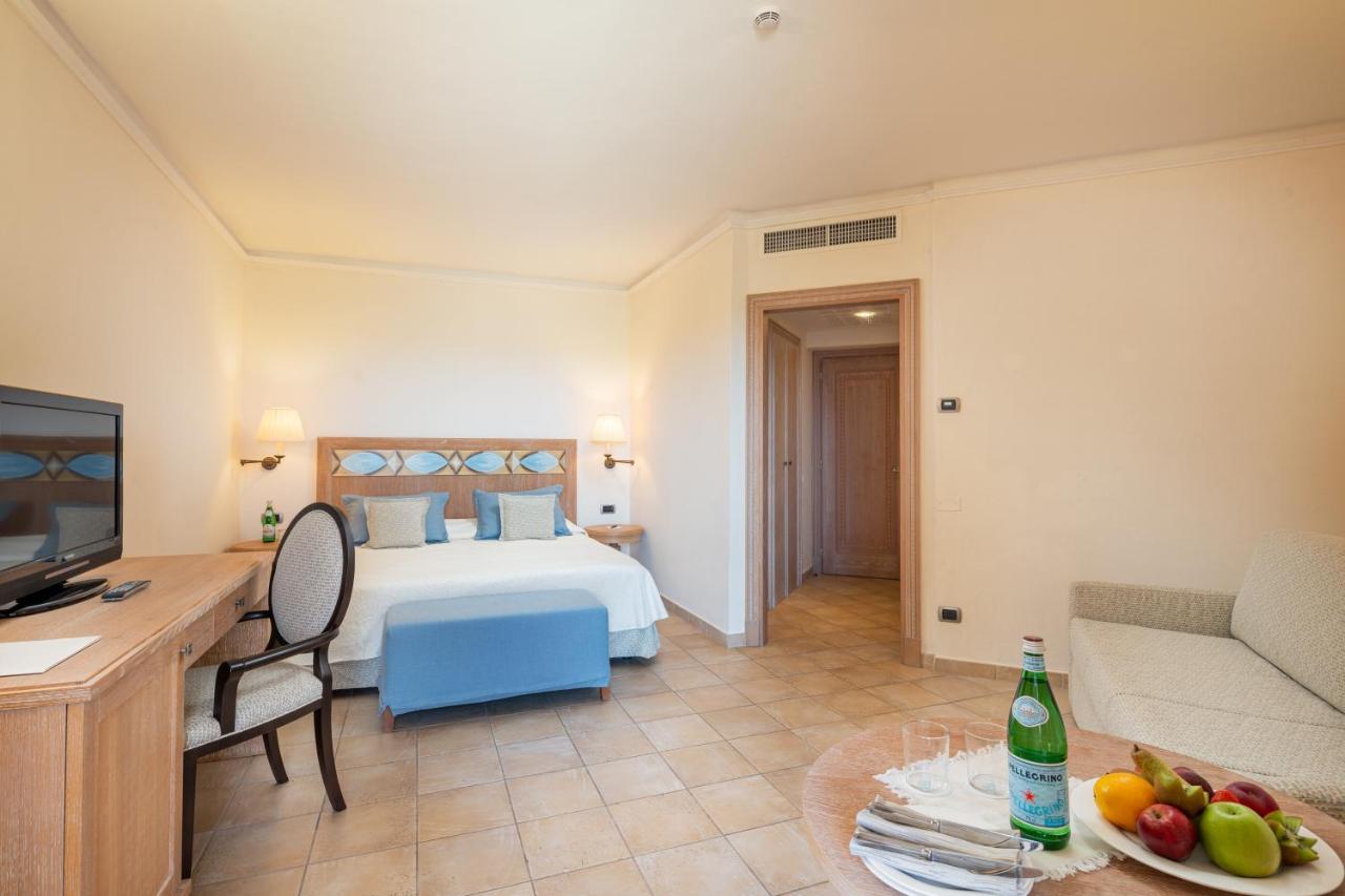 Petra Bianca Hotel Porto Cervo Exterior photo